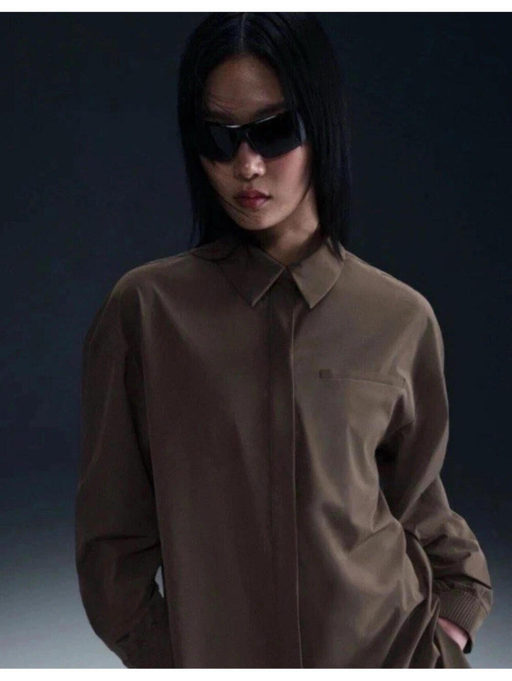 $130 Nike 24.7 PerfectStretch Women's Dri-FIT Oversized Shirt Large HM8385-004 - Picture 4 of 8
